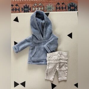 Carter’s|Baby girl cute outfit,cozy blue hoodie sweater & ruffle butt leggings•